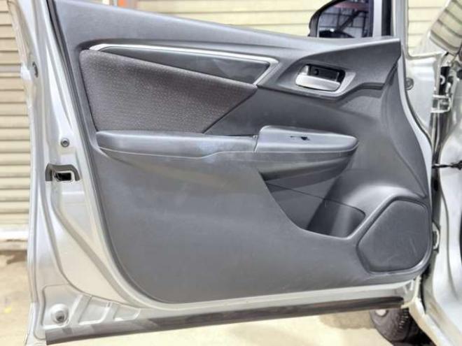 フィット1.5 ハイブリッド Fパッケージ 4WD　下廻防錆ナビETCエンスタ 1500