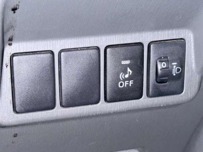 プリウスα1.8 S　下廻防錆TVナビBカメ 2WD 1800