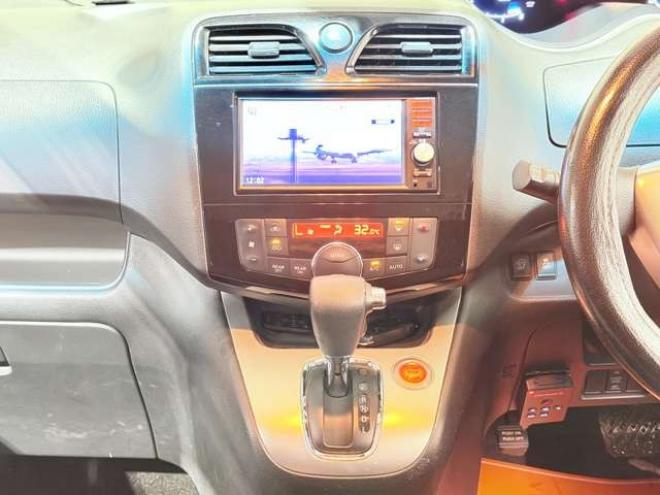 セレナ2.0 20X 4WD　防錆塗装4WDTVナビBカメETC 2000