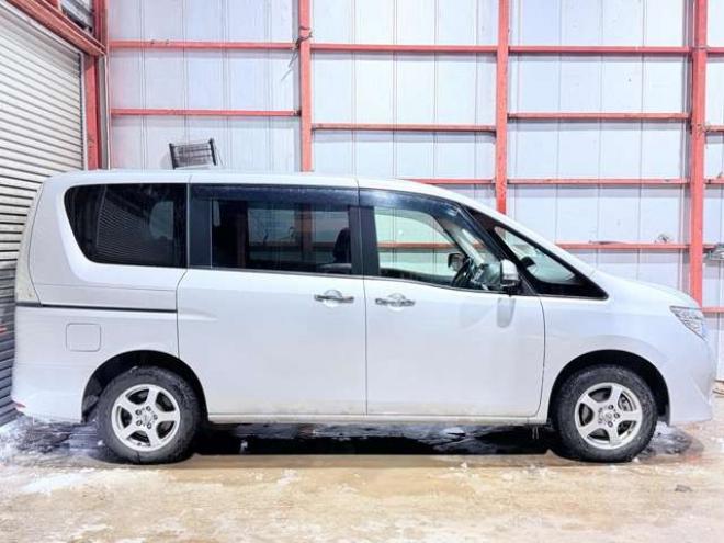 セレナ2.0 20X 4WD　防錆塗装4WDTVナビBカメETC 2000