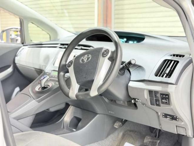 プリウス1.8 S　下廻防錆TVBカメETC夏冬タイヤ 2WD 1800