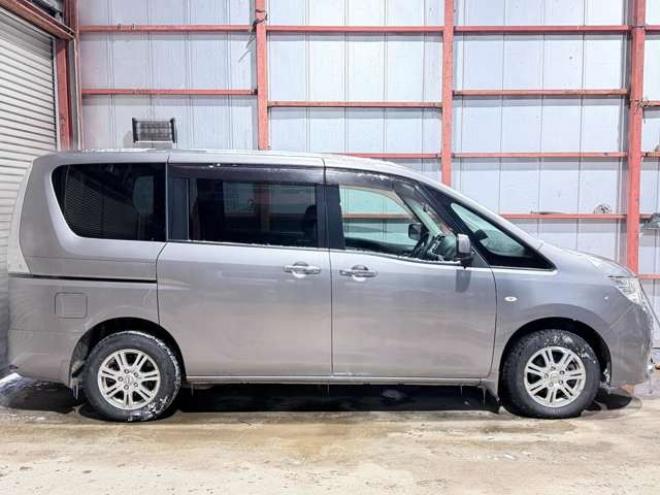 セレナ2.0 20X 4WD　防錆塗装4WDTVナビBカメドラレコ後席モニタ 2000