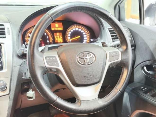 アベンシスワゴン2.0 Xi　防錆塗装TVナビエンスタ夏冬タイヤETCドラレコ 2WD 2000