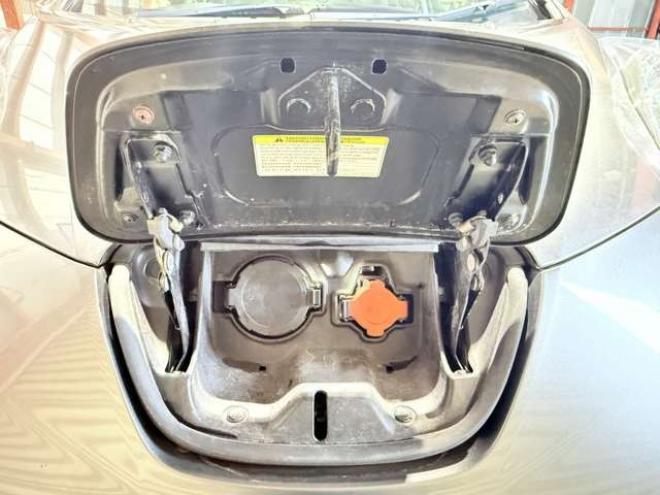リーフ30kWh X　下廻防錆TVナビBカメETC夏冬タイヤ 2WD 不明