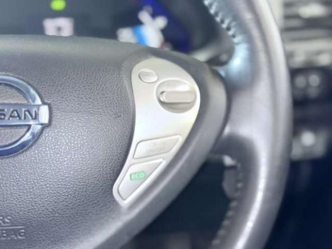 リーフ30kWh X　下廻防錆TVナビBカメETC夏冬タイヤ 2WD 不明