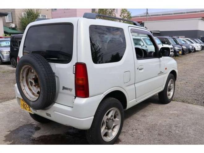 ジムニーランドベンチャー 4WD　AT・4WD・ターボ・修復なし・R8/6月 660