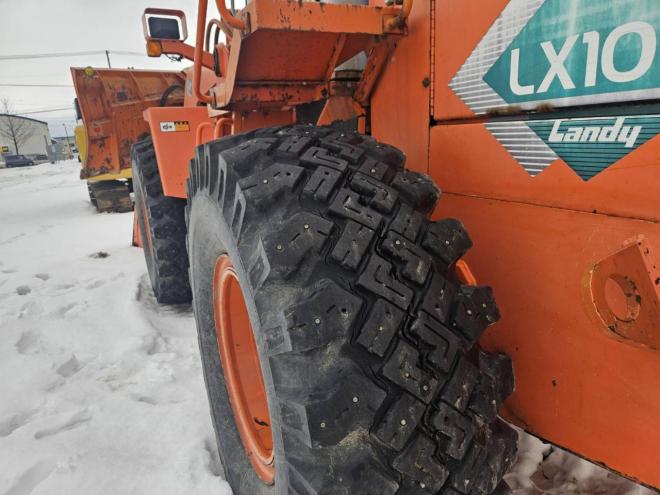 ホイールローダLX100-2C　マルチプラウ＆バケット　旭川ヤード