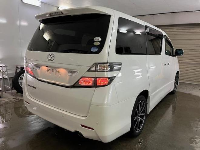 ヴェルファイア本州仕入　禁煙車　両側パワースライドドア　社外１８インチブラポリＡＷ　社外１７ＡＷ＋スタッドレスタイヤ付　ＫＥＮＷＯＯＤナビ　フルセグ地デジ　ＤＶＤ再生　Ｂｌｕｅｔｏｏｔｈオーディオ　バックカメラ 4WD 2400 5Dr