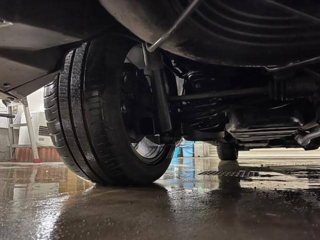 ヴェルファイア本州仕入　禁煙車　両側パワースライドドア　社外１８インチブラポリＡＷ　社外１７ＡＷ＋スタッドレスタイヤ付　ＫＥＮＷＯＯＤナビ　フルセグ地デジ　ＤＶＤ再生　Ｂｌｕｅｔｏｏｔｈオーディオ　バックカメラ 4WD 2400 5Dr