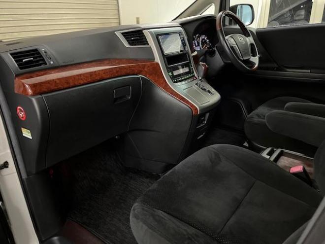 ヴェルファイア本州仕入　禁煙車　両側パワースライドドア　社外１８インチブラポリＡＷ　社外１７ＡＷ＋スタッドレスタイヤ付　ＫＥＮＷＯＯＤナビ　フルセグ地デジ　ＤＶＤ再生　Ｂｌｕｅｔｏｏｔｈオーディオ　バックカメラ 4WD 2400 5Dr