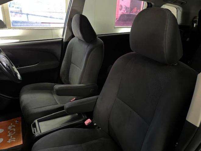 エスティマワンオーナー　寒冷地仕様　禁煙車　両側パワースライドドア　パワーバックドア　純正１８インチＡＷ　純正１６ＡＷ＋スタッドレスタイヤ　純正ナビ　フルセグ地デジ　ＤＶＤ再生　Ｂｌｕｅｔｏｏｔｈ　バックカメラ 4WD 2400 5Dr