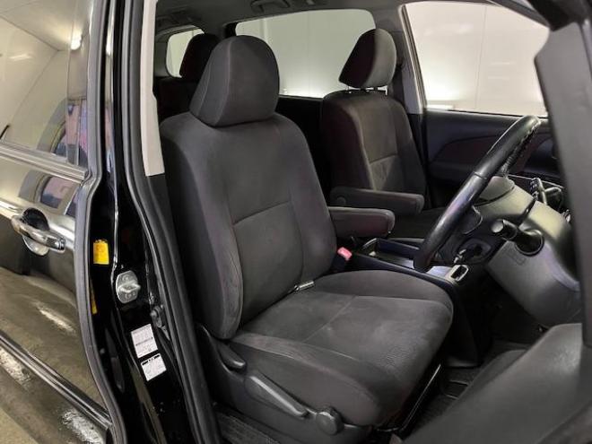 エスティマワンオーナー　寒冷地仕様　禁煙車　両側パワースライドドア　パワーバックドア　純正１８インチＡＷ　純正１６ＡＷ＋スタッドレスタイヤ　純正ナビ　フルセグ地デジ　ＤＶＤ再生　Ｂｌｕｅｔｏｏｔｈ　バックカメラ 4WD 2400 5Dr