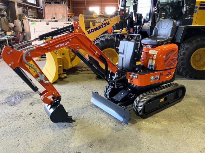 バックホー日立　未使用　ミニユンボ　ZX8U-2　建機