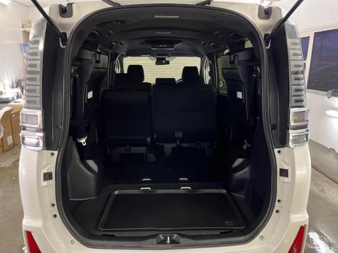 ヴォクシー本州仕入　ワンオーナー　アルパインリアモニター　ストラーダナビ　フルセグ地デジ　ＤＶＤ再生　Ｂｌｕｅｔｏｏｔｈオーディオ　バックカメラ　純正エンジンスターター　純正ＬＥＤヘッドライト　純正ＥＴＣ 4WD 2000 5Dr