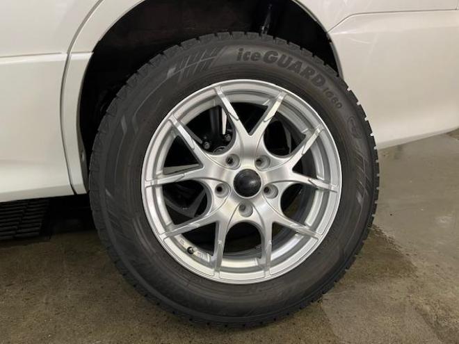 ヴォクシー本州仕入　ワンオーナー　アルパインリアモニター　ストラーダナビ　フルセグ地デジ　ＤＶＤ再生　Ｂｌｕｅｔｏｏｔｈオーディオ　バックカメラ　純正エンジンスターター　純正ＬＥＤヘッドライト　純正ＥＴＣ 4WD 2000 5Dr