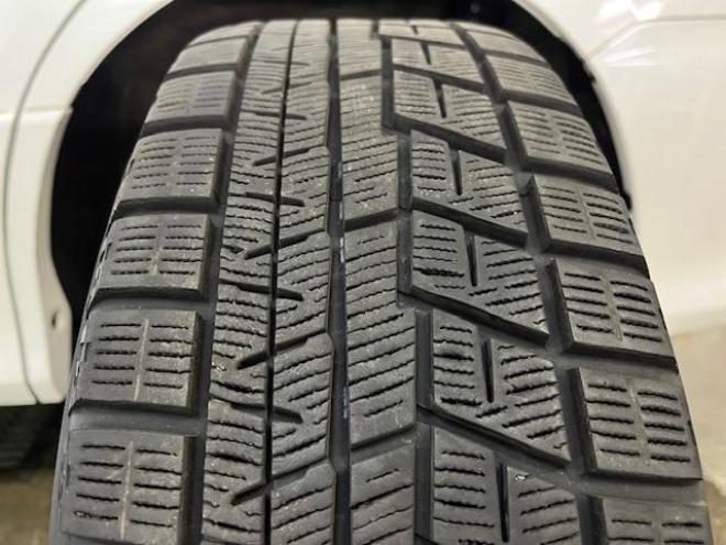 ヴォクシー本州仕入　ワンオーナー　アルパインリアモニター　ストラーダナビ　フルセグ地デジ　ＤＶＤ再生　Ｂｌｕｅｔｏｏｔｈオーディオ　バックカメラ　純正エンジンスターター　純正ＬＥＤヘッドライト　純正ＥＴＣ 4WD 2000 5Dr