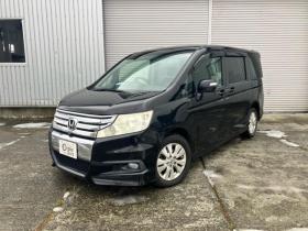 ステップワゴン　スパーダ　Z 4WD 2000 5Dr