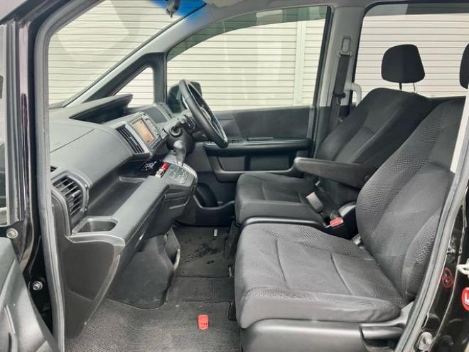 ステップワゴンスパーダ　Z 4WD 2000 5Dr