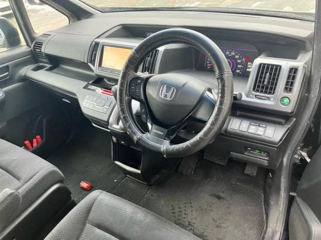 ステップワゴンスパーダ　Z 4WD 2000 5Dr