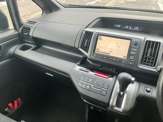 ステップワゴンスパーダ　Z 4WD 2000 5Dr