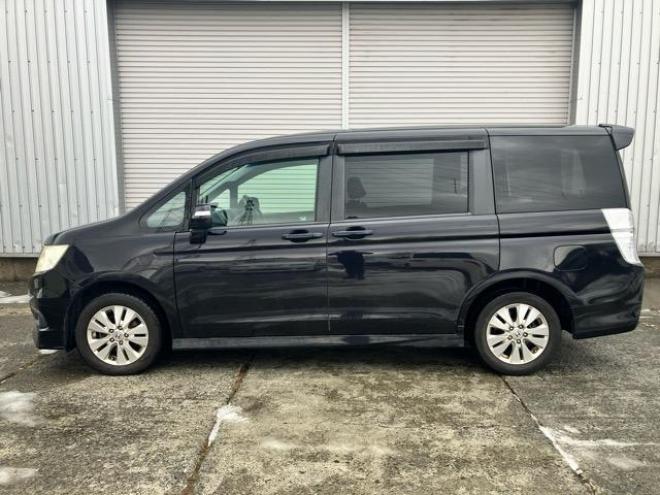 ステップワゴンスパーダ　Z 4WD 2000 5Dr