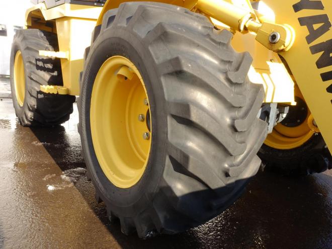 ホイールローダヤンマー V4-7  バケット容量0.5m3