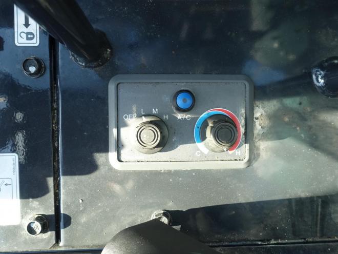 ホイールローダヤンマー V4-7  バケット容量0.5m3