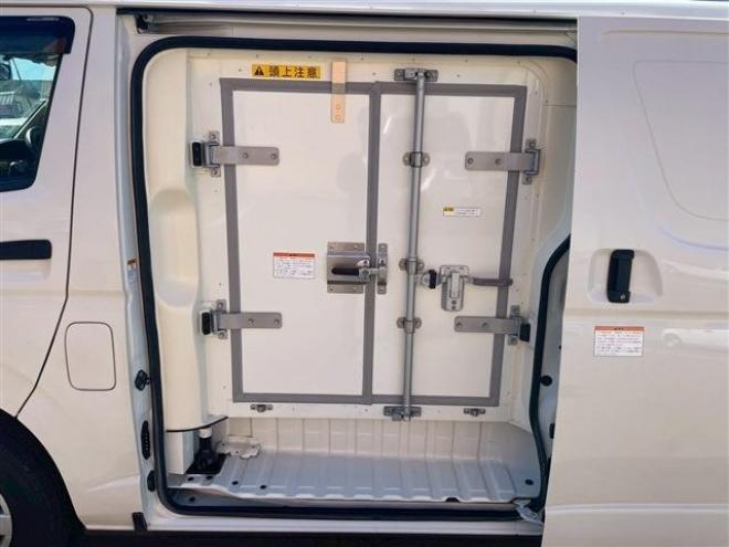 ハイエースバン2.8 中温強化冷凍バン ロング ディーゼルターボ 4WD　 2800