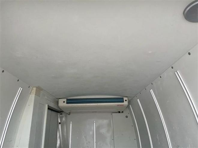 ハイエースバン2.8 中温強化冷凍バン ロング ディーゼルターボ 4WD　 2800