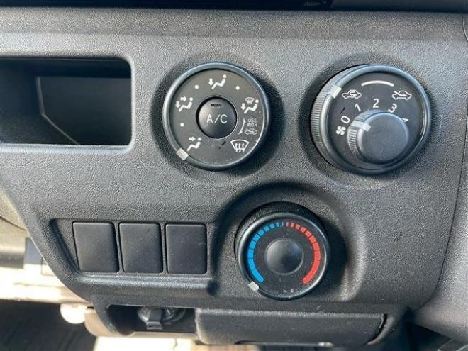 ハイエースバン3.0 中温冷凍バン ロング ディーゼルターボ 4WD　 3000