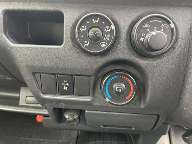 ハイエースバン3.0 DX ロング GLパッケージ ディーゼルターボ 4WD　(レジアスエース) 3000