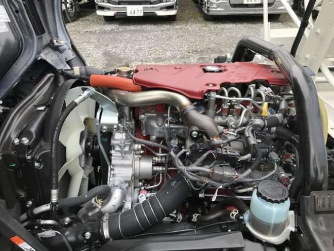 デュトロタンクローリー　2DG-XZU685 新明和工業　 4WD 4000