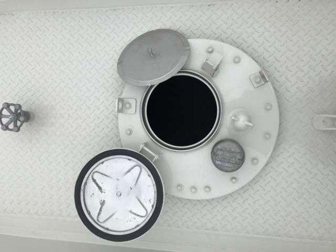 デュトロタンクローリー　2DG-XZU685 新明和工業　 4WD 4000