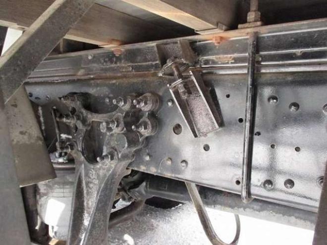 クオンチップ運搬車　ADG-CD4ZA　クオン　 2WD 13070