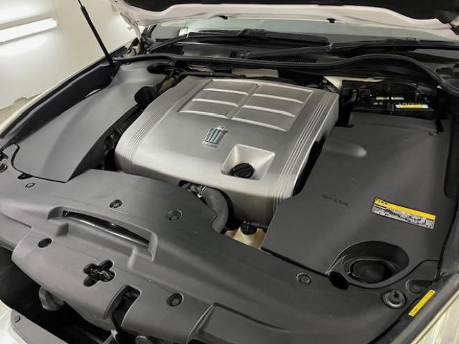 クラウン本州仕入　後期型　Ｂｌｕｅｔｏｏｔｈ　純正ＨＤＤナビ　フルセグ地デジ　ＤＶＤ再生　ミュージックサーバー　バック＆サイドカメラ　クルーズコントロール　両席パワーシート　前後コーナーセンサー　純正ＥＴＣ 4WD 2500 4Dr