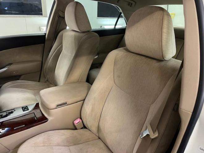 クラウン本州仕入　後期型　Ｂｌｕｅｔｏｏｔｈ　純正ＨＤＤナビ　フルセグ地デジ　ＤＶＤ再生　ミュージックサーバー　バック＆サイドカメラ　クルーズコントロール　両席パワーシート　前後コーナーセンサー　純正ＥＴＣ 4WD 2500 4Dr