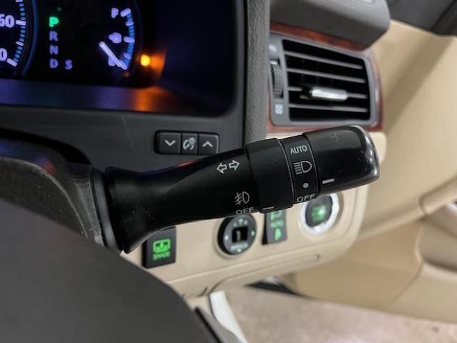 クラウン本州仕入　後期型　Ｂｌｕｅｔｏｏｔｈ　純正ＨＤＤナビ　フルセグ地デジ　ＤＶＤ再生　ミュージックサーバー　バック＆サイドカメラ　クルーズコントロール　両席パワーシート　前後コーナーセンサー　純正ＥＴＣ 4WD 2500 4Dr