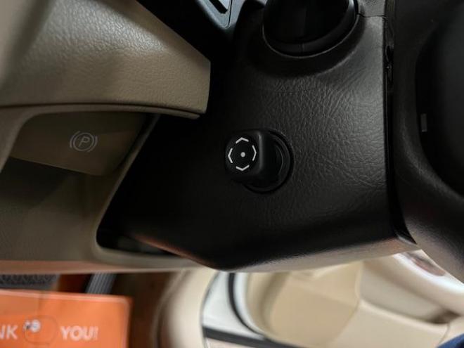 クラウン本州仕入　後期型　Ｂｌｕｅｔｏｏｔｈ　純正ＨＤＤナビ　フルセグ地デジ　ＤＶＤ再生　ミュージックサーバー　バック＆サイドカメラ　クルーズコントロール　両席パワーシート　前後コーナーセンサー　純正ＥＴＣ 4WD 2500 4Dr