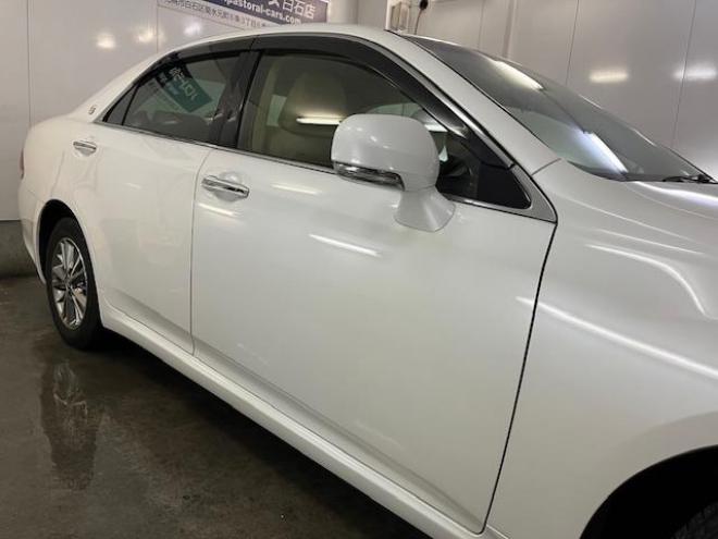 クラウン本州仕入　後期型　Ｂｌｕｅｔｏｏｔｈ　純正ＨＤＤナビ　フルセグ地デジ　ＤＶＤ再生　ミュージックサーバー　バック＆サイドカメラ　クルーズコントロール　両席パワーシート　前後コーナーセンサー　純正ＥＴＣ 4WD 2500 4Dr