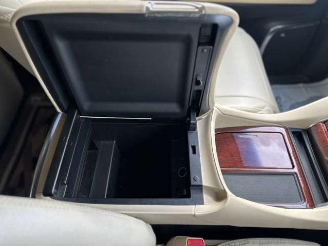 ヴェルファイアハイブリッド 2.5 V E-Four 4WD　社外アルミ　オートミラー　ETC　ドライブレコーダー　ローダウン　ワンオーナー　両側電動スライドドア　パワステ　パワーウィンドウ　ベージュ革シート　純正ナビ　バックカメラ　ABS　キーレスエントリー 2500