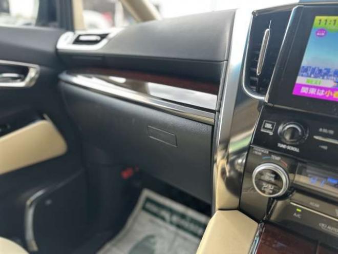 ヴェルファイアハイブリッド 2.5 V E-Four 4WD　社外アルミ　オートミラー　ETC　ドライブレコーダー　ローダウン　ワンオーナー　両側電動スライドドア　パワステ　パワーウィンドウ　ベージュ革シート　純正ナビ　バックカメラ　ABS　キーレスエントリー 2500