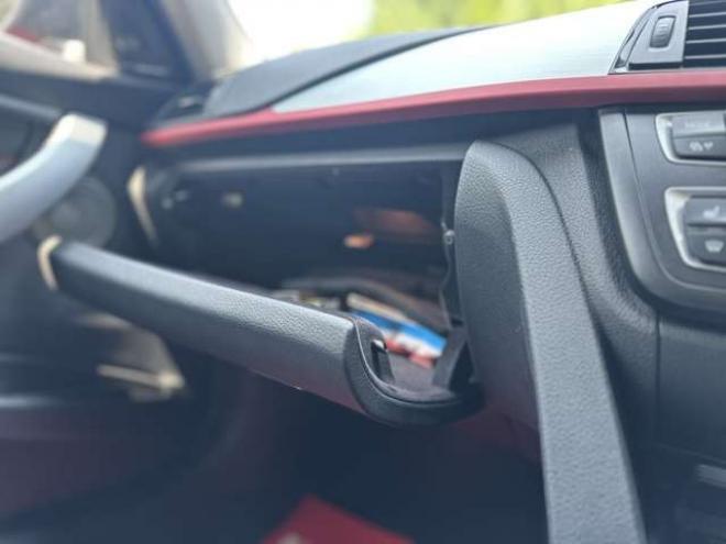 BMW3シリーズ 320i xドライブ 4WD　電動シート/ナビ/Bカメラ/CD/Bluetooth 正規輸入車 2000