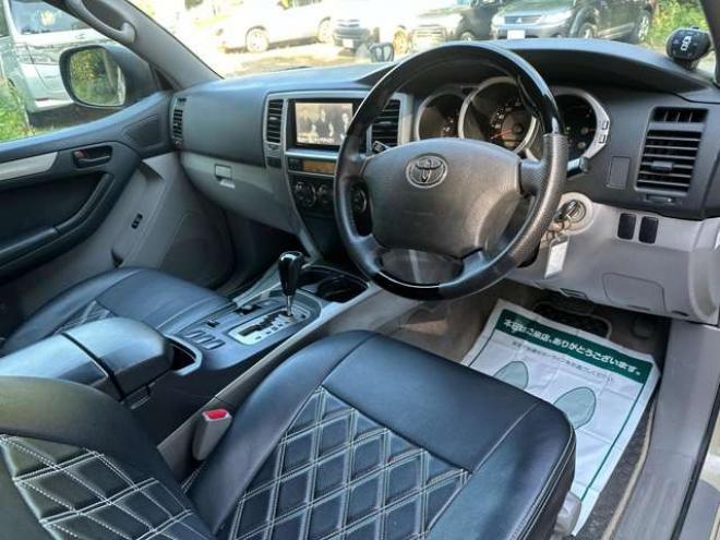 ハイラックスサーフ2.7 SSR-X アメリカンバージョン 4WD　コンビハンドル　社外ナビ　バックカメラ　ETC　社外スターター　社外ヘッドライト　シートカバー　パワーウィンドウ　パワステ　純正アルミ　ABS　キーレス　社外テール　社外グリル 2700