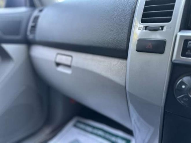 ハイラックスサーフ2.7 SSR-X アメリカンバージョン 4WD　コンビハンドル　社外ナビ　バックカメラ　ETC　社外スターター　社外ヘッドライト　シートカバー　パワーウィンドウ　パワステ　純正アルミ　ABS　キーレス　社外テール　社外グリル 2700