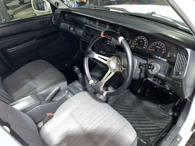 コンフォート元教習車ガソリンデラックス　5MT!検新規(2年付)市内コ・ミ・コ・ミ 2WD 2000