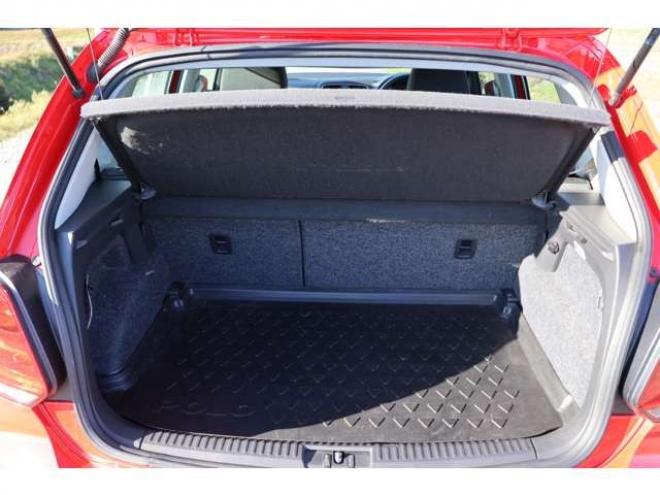 ポロ1.4 コンフォートライン　検R9/5　社外ナビ　バックカメラ　TV　自社　ローンカノウ 正規輸入車 2WD 1400