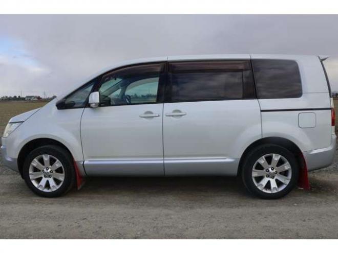 デリカD：5 2.4 G プレミアム 4WD　検2年　両側電動スライドドア　エンスタ　パドルシフト　TV 2400