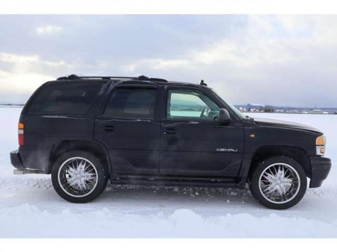 ユーコンデナリ 6.2 V8 4WD　検1年　貨物登録　革シート　サンルーフ　自社　ローンカノウ 6000