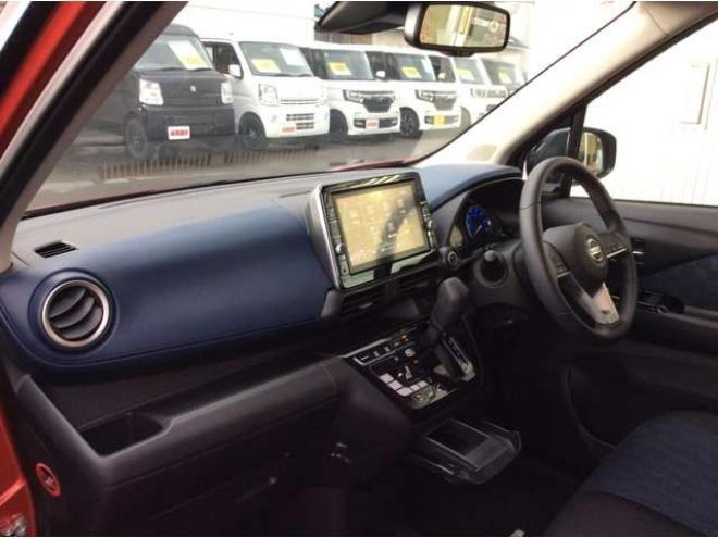 デイズハイウェイスターX 4WD　プッシュスタート　スマートキー　日産純正ナビ　フルセグTV　CD　Bluetooth　全方向カメラ　バックカメラ　本革巻きステアリング　ステアリングスイッチ　クルーズコントロール　シートヒーター　ETC 660