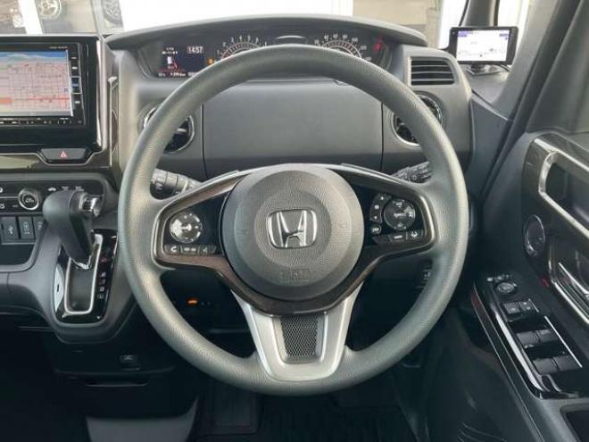 N-BOXカスタム 660 G L ホンダセンシング 4WD　純正ナビ・TV　バックカメラ　両側パワスラ　純正エンジンスターター　プッシュスタート　クルコン　ETC　LEDヘッドライト　フォグランプ　シートヒーター　ドラレコ　bluetooth 660